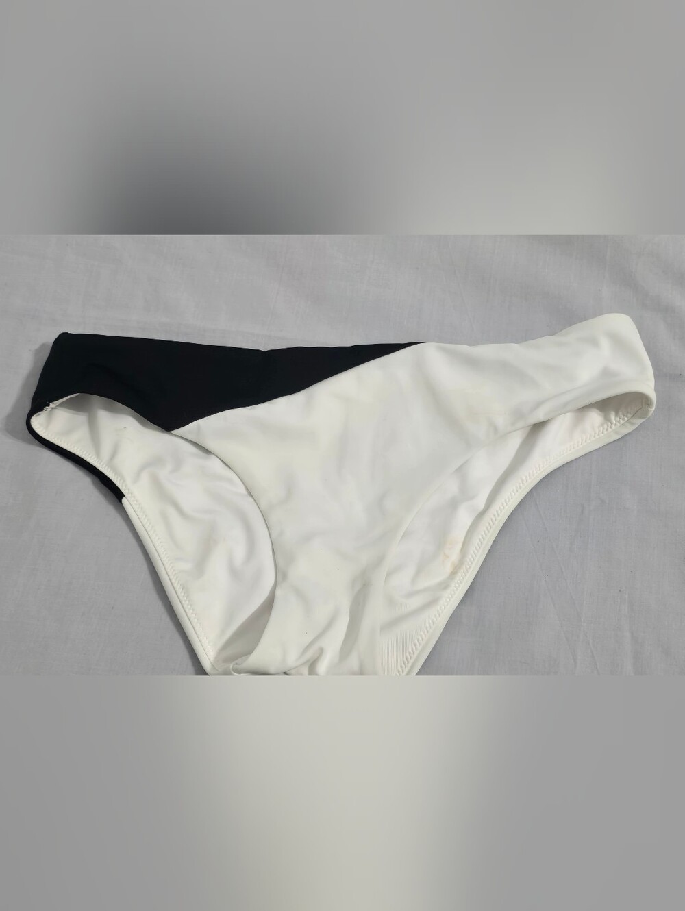 Victoria's Secret Bikini Bottom XS in Black and White